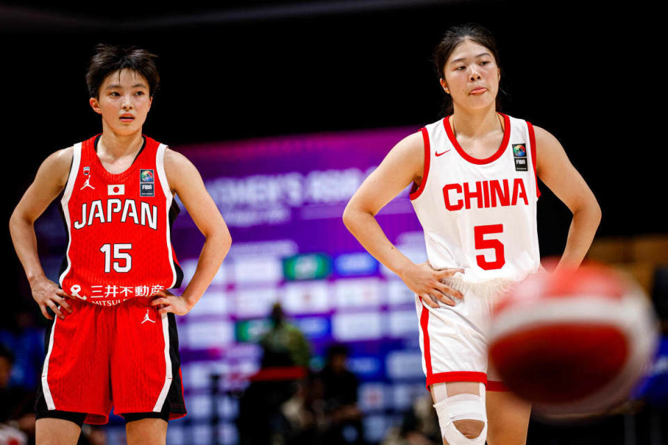 HxRhH, 姑娘们上升 HxRhH, 姑娘们上升